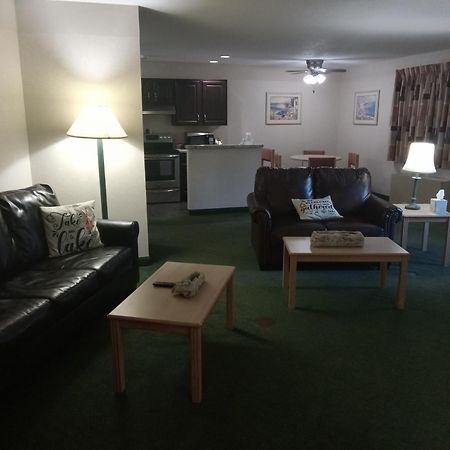 Paradise Shores Hotel Holcombe Bagian luar foto
